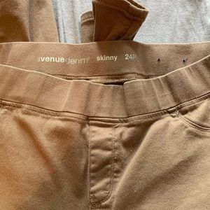 Women’s khaki pants.